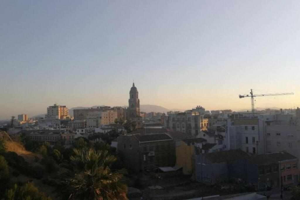 Apartamento En Pleno Centro De Malaga Bagian luar foto