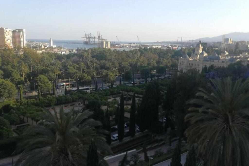 Apartamento En Pleno Centro De Malaga Bagian luar foto