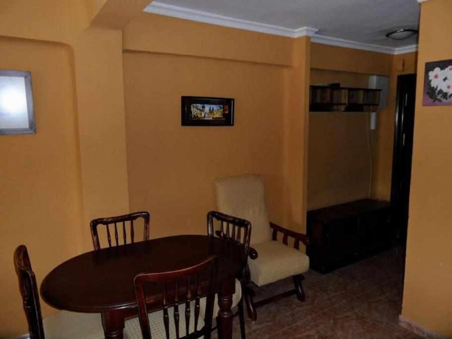 Apartamento En Pleno Centro De Malaga Bagian luar foto